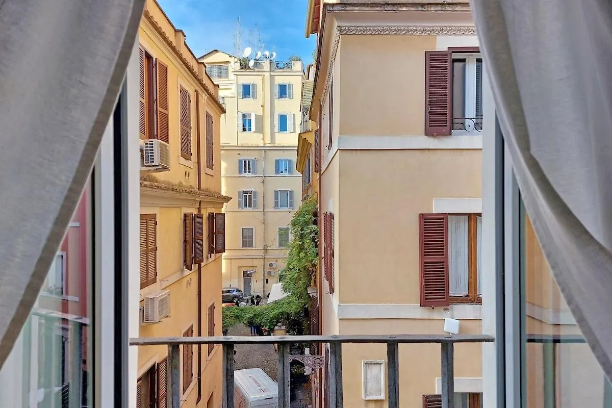 Colosseum Apartment Renovated Via Frangipane Roma 0*,  Italia